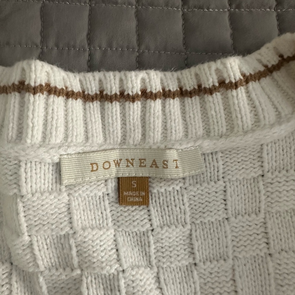 DownEast Women's White and Brown Sweater